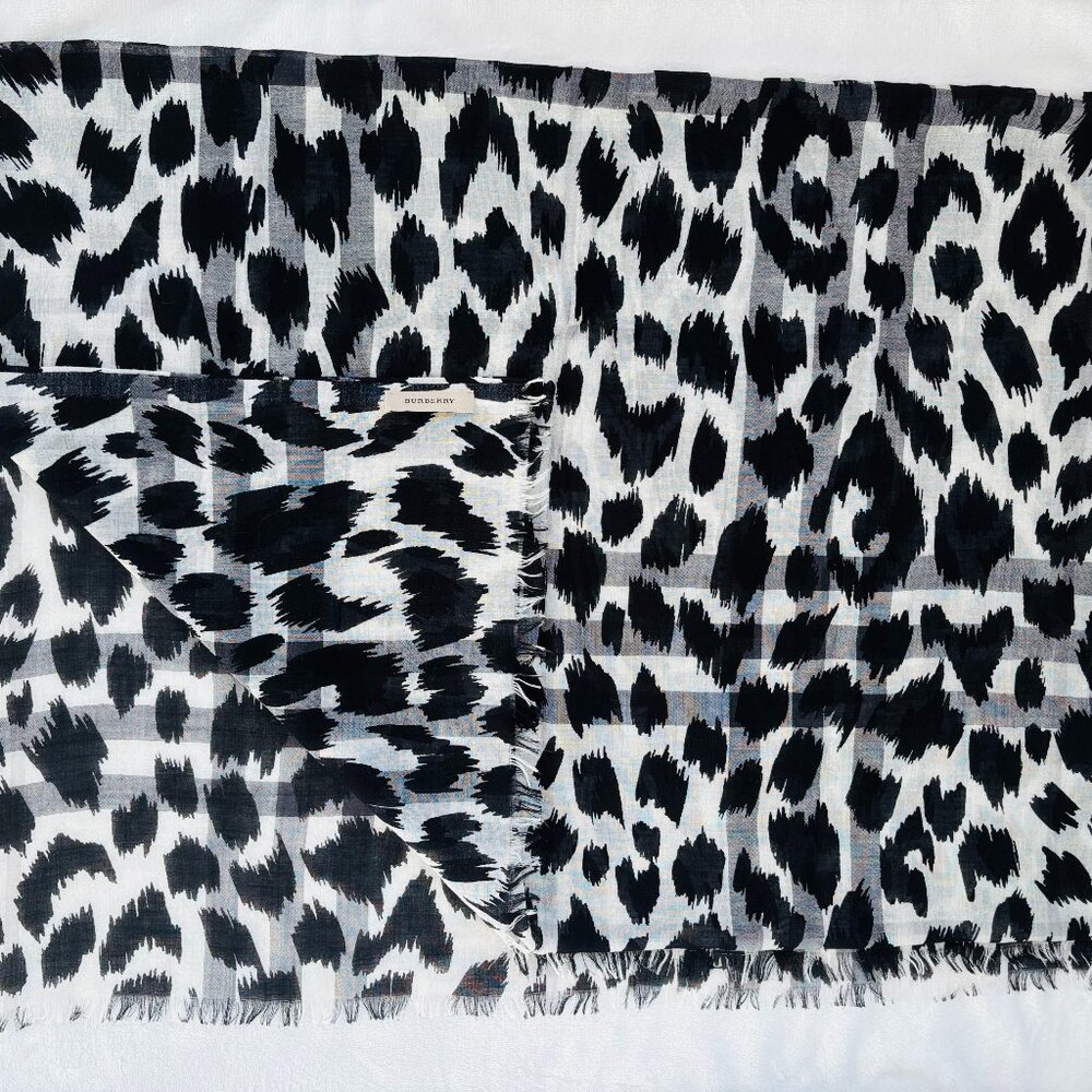 “Burberry London England" Scarf,  special edition black & white pattern, 86x28"